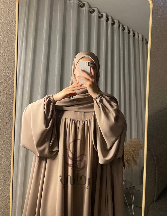 طقم دبل كلوش،فستان و شال عريض مربّع ١٥٠*١٥٠ و نقاب قطعتين
