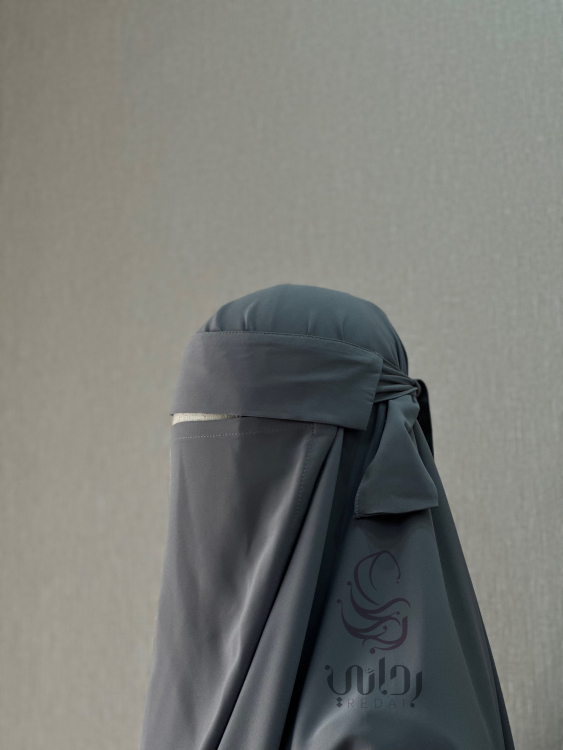 طقم دبل كلوش،فستان و شال عريض مربّع ١٥٠*١٥٠ و نقاب قطعتين