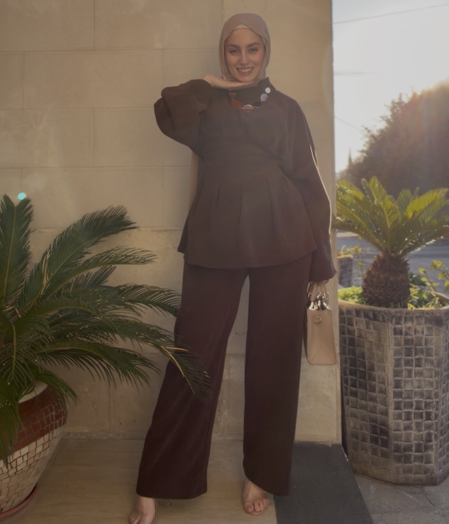 طقم ماسترد باللون البني 