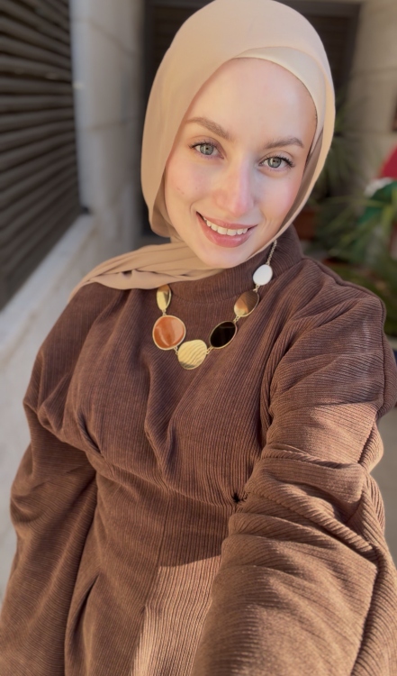 طقم ماسترد باللون البني 