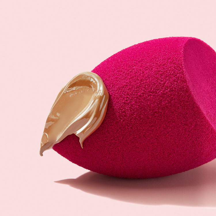 ELF, TOTAL FACE BLENDING SPONGE (Beauty Blender)   ايلف، اسفنجة دمج (بيوتي بلندر)