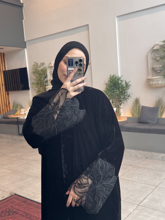 عباية سوداء مخمل