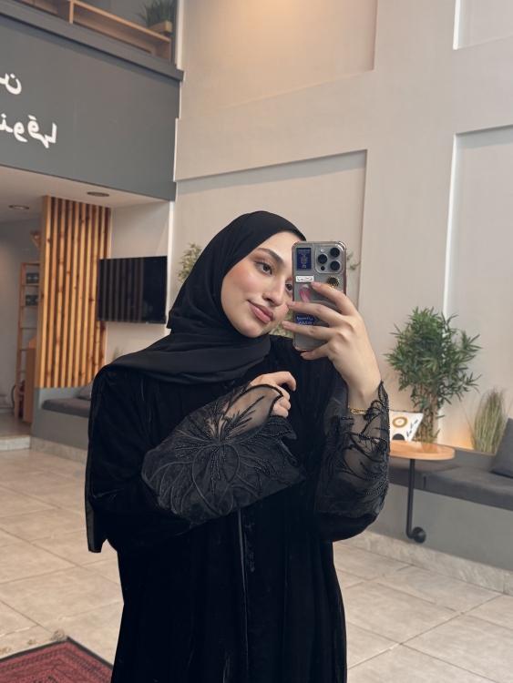 عباية سوداء مخمل