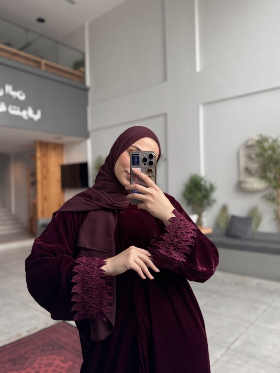 عباية مخمل خمري