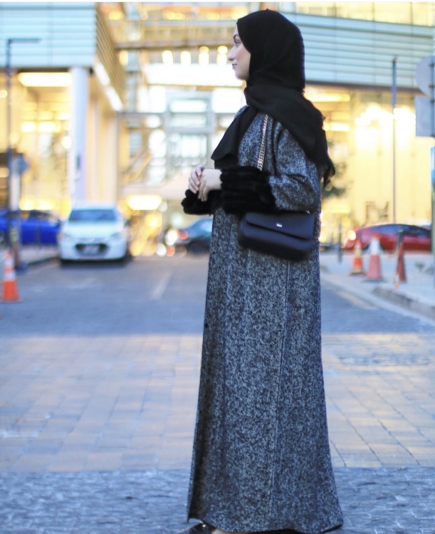 عباية باكمام فروة