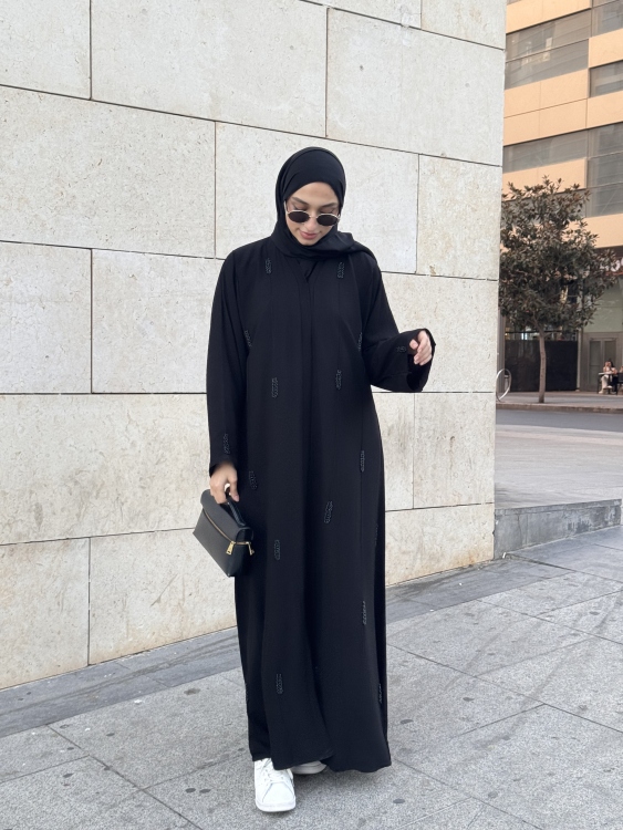 عباية سودا بخرز