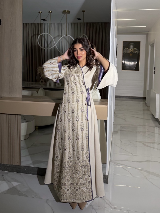 Open Front Jalabiya With Belt جلابية مسك