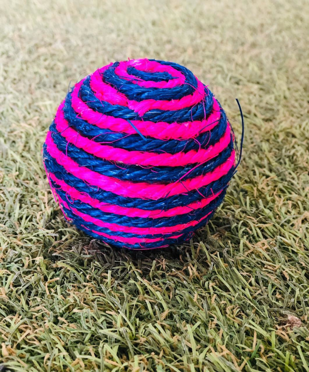 طابة خداشة اظافر