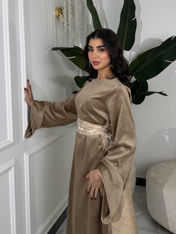جلابية ياسمينا   Jalabiya With Floral Belt (نقشة 1)