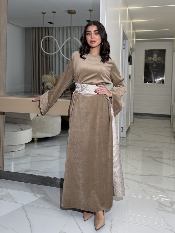 جلابية ياسمينا   Jalabiya With Floral Belt  ( نقشة 2 )