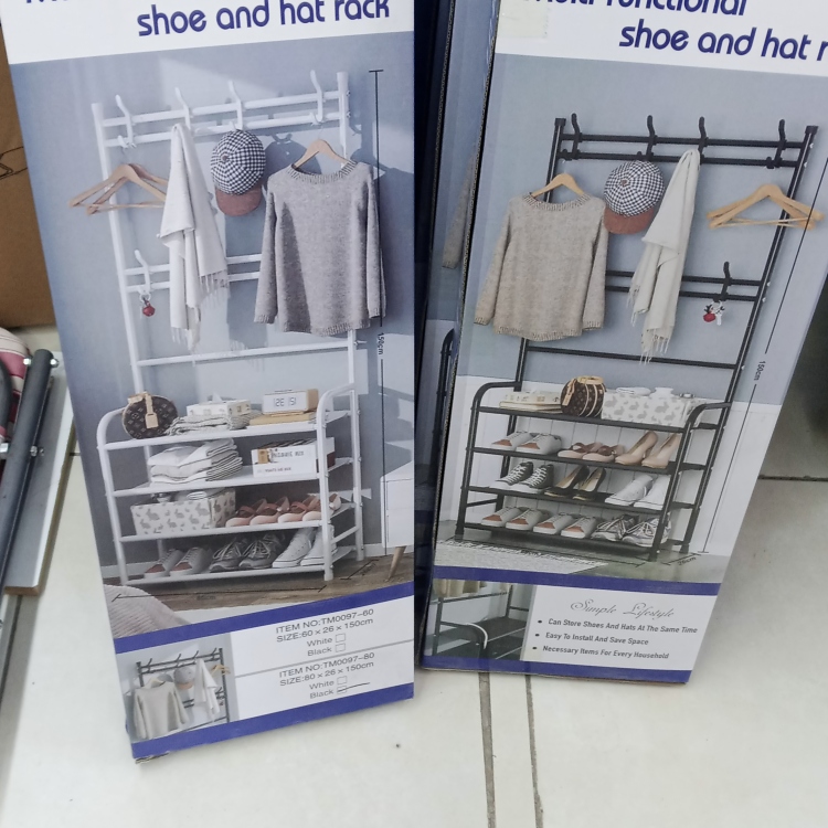 حماله أحذية حديد لون ابيض او اسود 