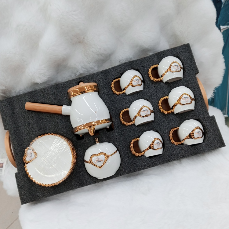 طقم فناجين و دلة و سكرية و صينية خشب 15 قطعة 