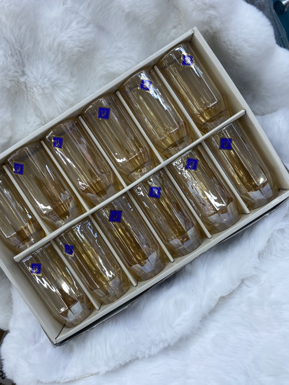 طقم كاسات عسلي  او شفاف 