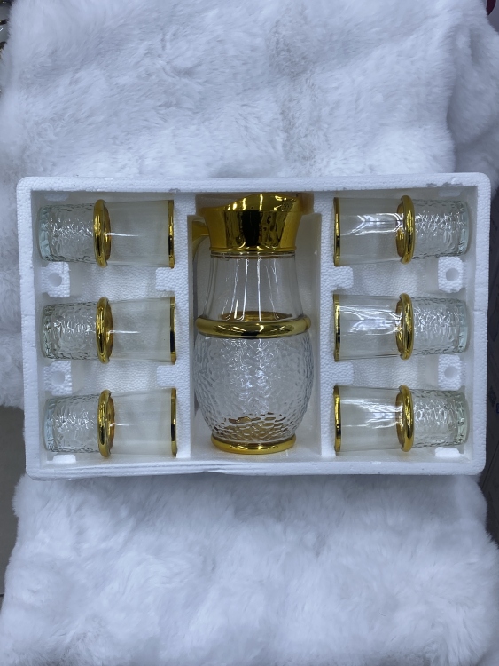 طقم شاف مع كاسات ذهبي 