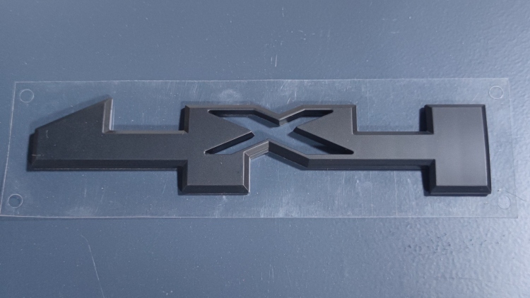 شعار 4*4 اسود مدمج حجم وسط