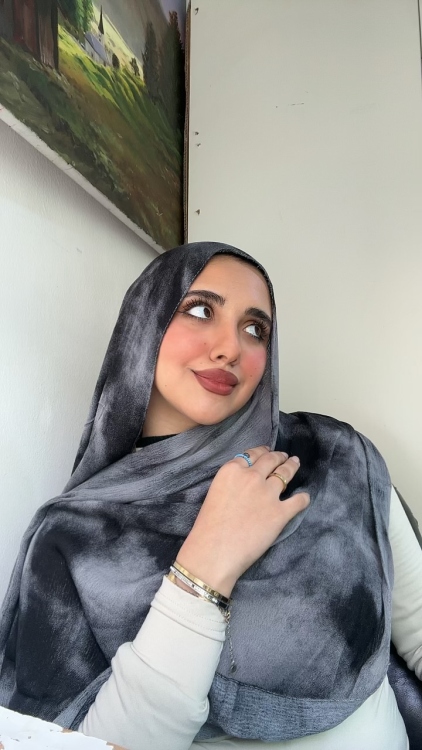 مودال معرق سكني غامق وأسود 