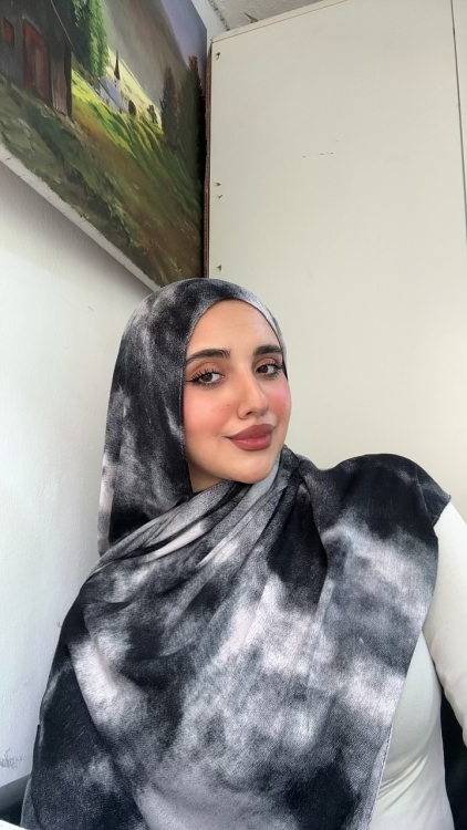 مودال سكني فاتح وأسود 