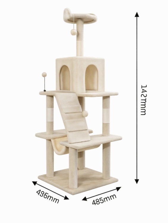 شجرة قطط متعددة المستويات مصنوعة من الألواح الخشبية ومغطاة بفرو ناعم، ومجهزة بأعمدة خدش