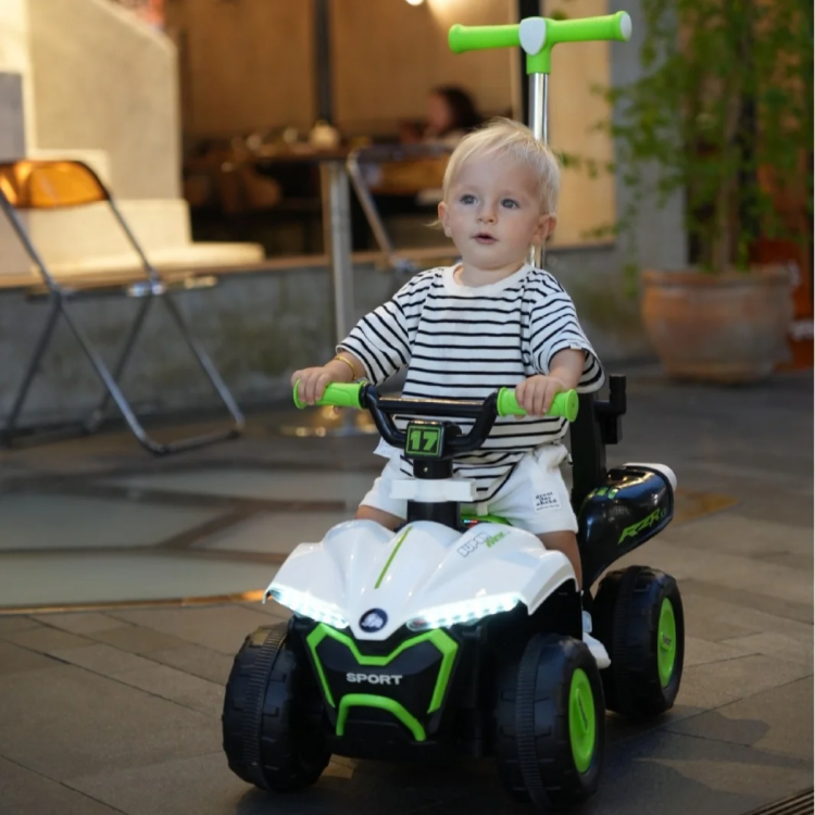 سيارة أطفال 