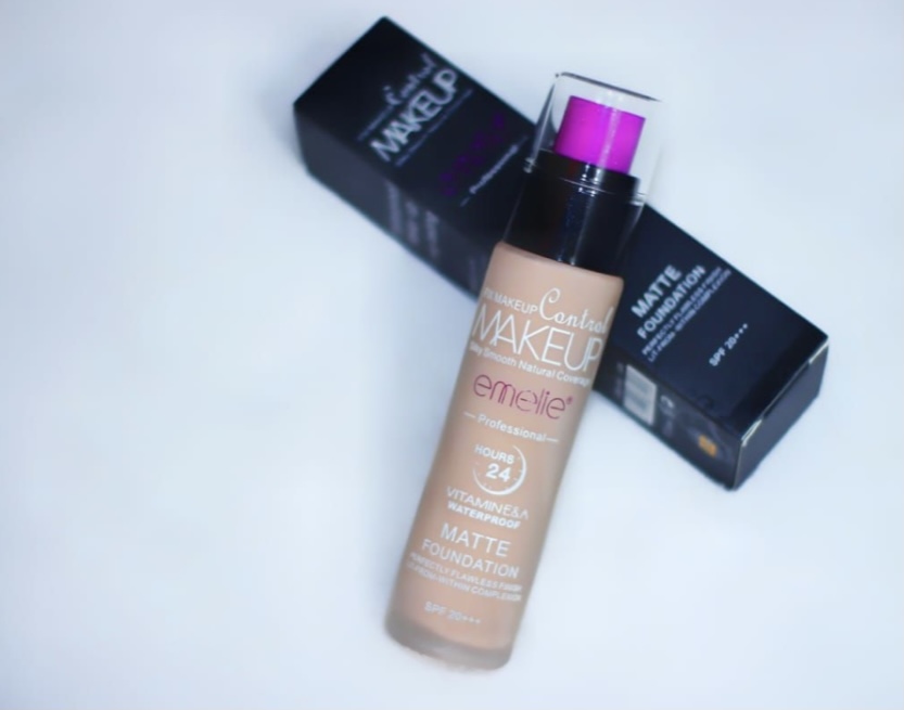 كريم أساس سائل Emelle Control Makeup 002