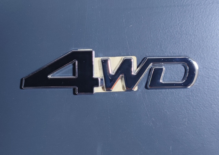 شعار 4WD معدني ثقيل 
