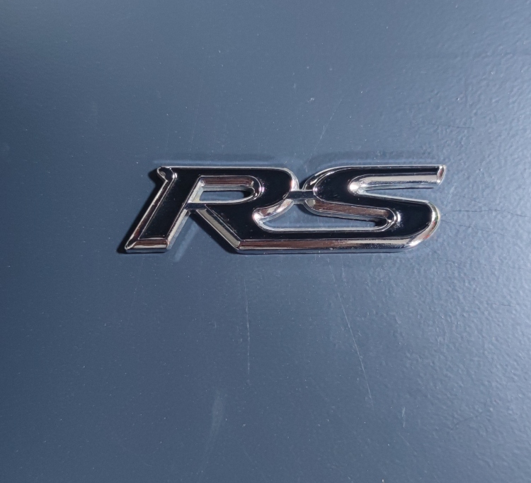 شعار RS معدني 