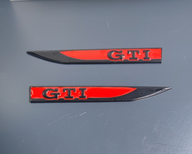شعار GTI جناح شمال ، يمين