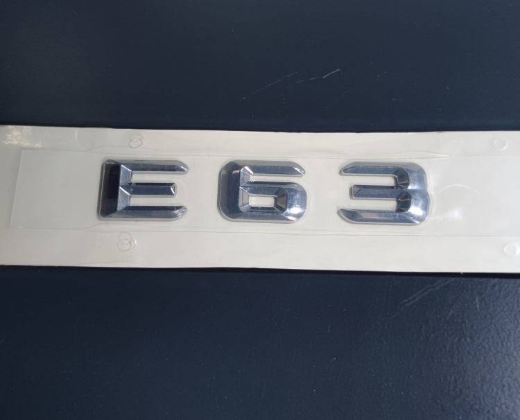 شعار E63 كروم معدني 