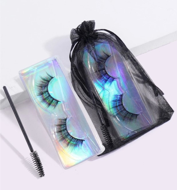 1 pair of false eyelashes رموش صناعية 1 زوج 