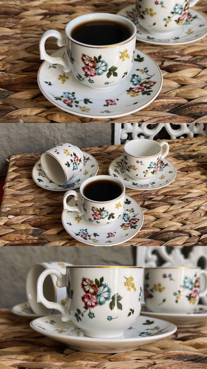 فناجين قهوة 