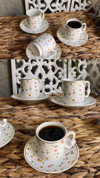 فناجين قهوة 