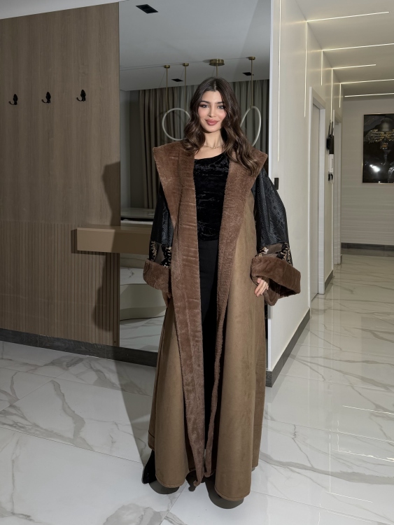 Embroidered Fur Bisht  without belt بشت شموخ