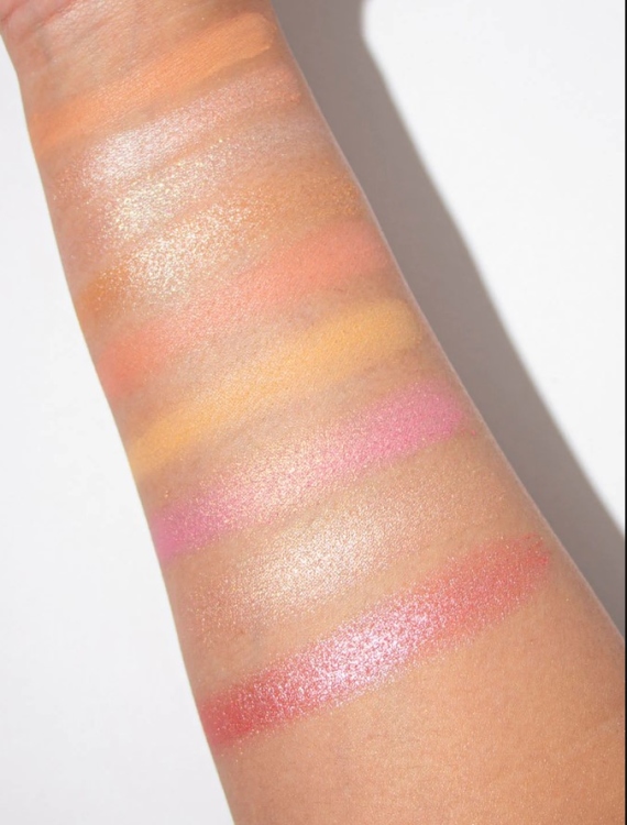 Makeup Revolution, Forever Flawless Regal Romance Eyeshadow Palette رفليوشن، ايشدو