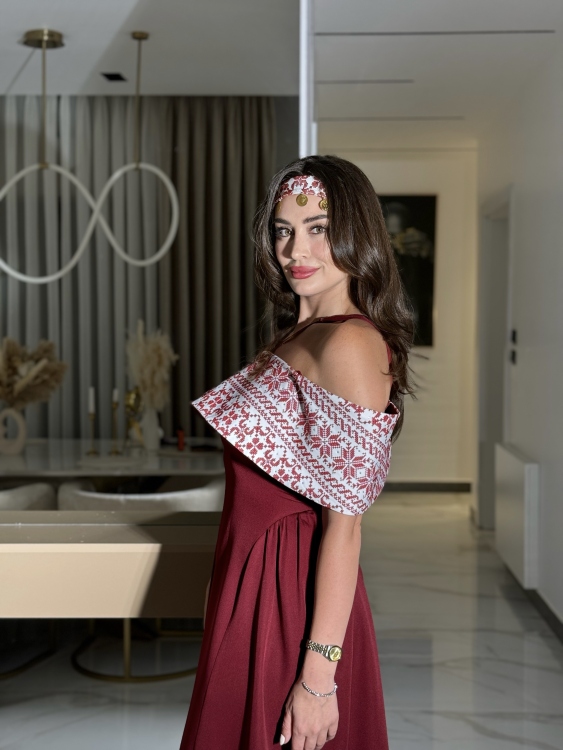 Off-Shoulder Henna Dress ثوب ساندرا 