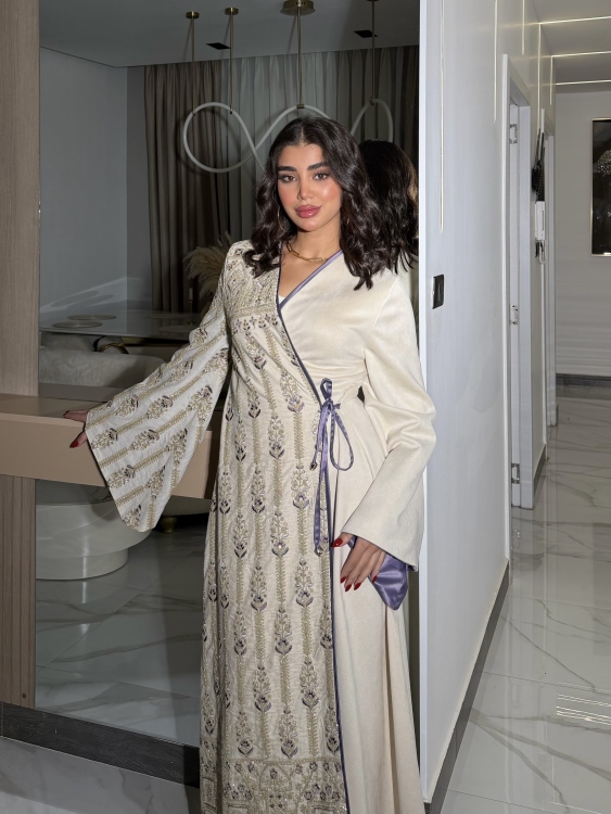 Open Front Jalabiya With Belt جلابية مسك