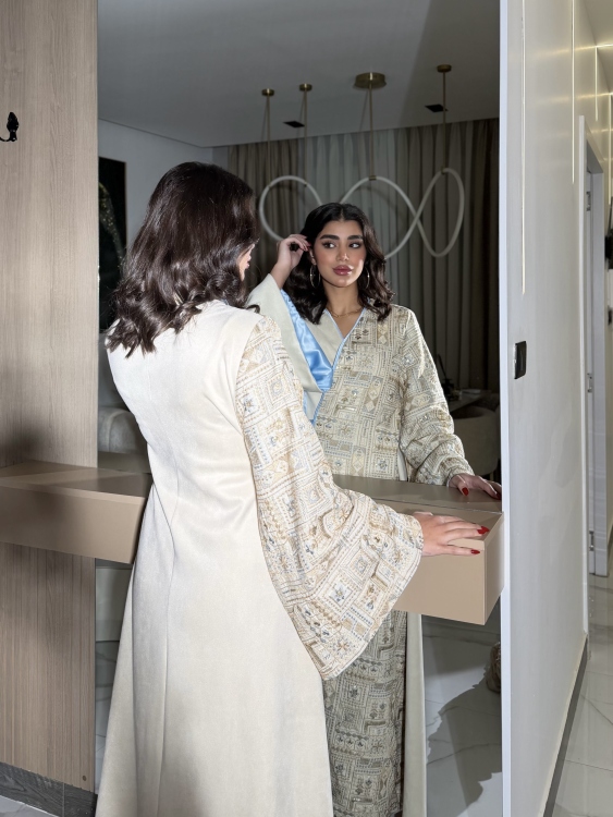 Open Front Jalabiya With Belt جلابية مسك