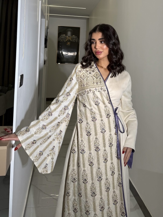 Open Front Jalabiya With Belt جلابية مسك