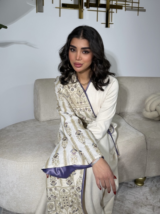 Open Front Jalabiya With Belt جلابية مسك