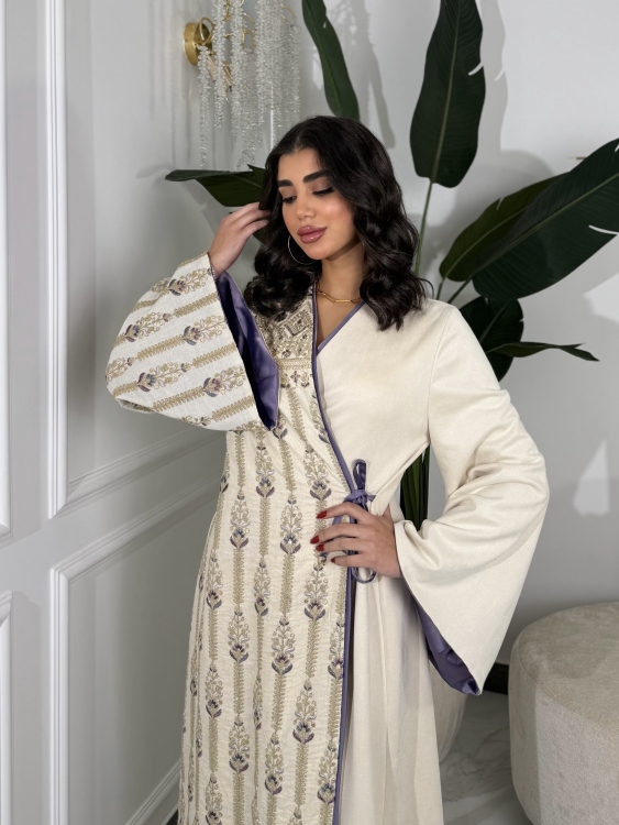 Open Front Jalabiya With Belt جلابية مسك