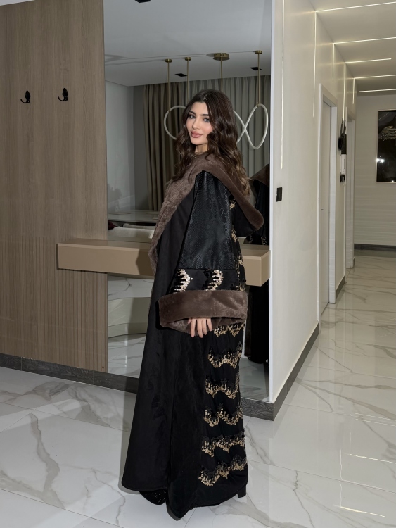 Embroidered Fur Bisht  without belt بشت شموخ