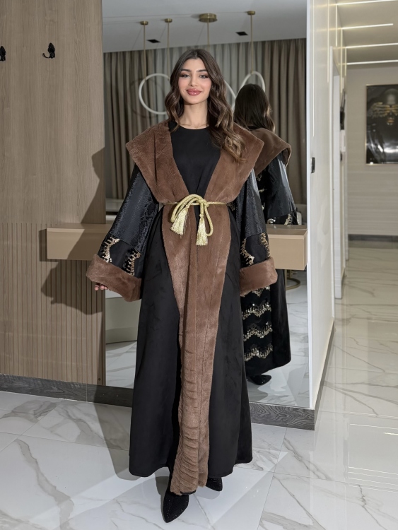 Embroidered Fur Bisht  without belt بشت شموخ