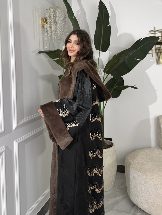 Embroidered Fur Bisht  without belt بشت شموخ