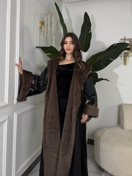 Embroidered Fur Bisht  without belt بشت شموخ