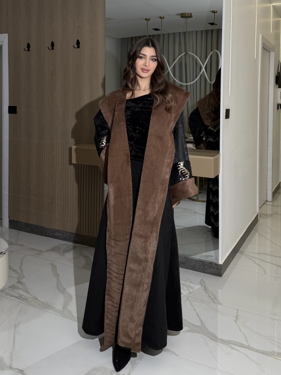 Embroidered Fur Bisht  without belt بشت شموخ