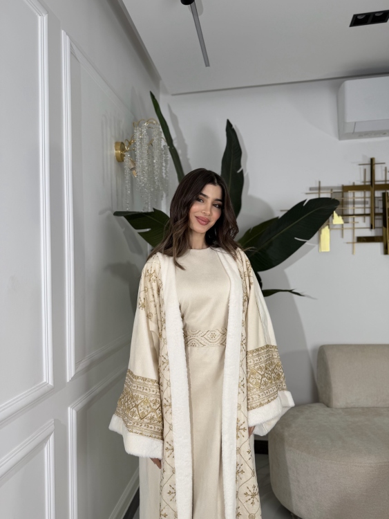 Embroidered Bisht with Suede Dressجلابية شموخ  بدون فرو داخلي  