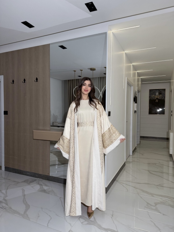 Embroidered Bisht with Suede Dressجلابية شموخ  بدون فرو داخلي  