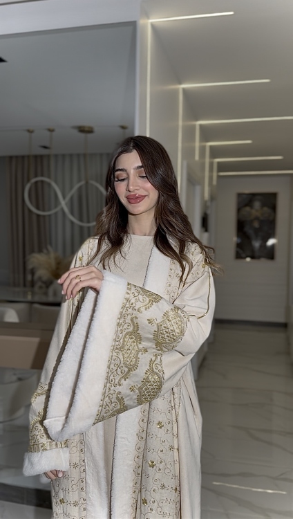 Embroidered Bisht with Suede Dressجلابية شموخ  بدون فرو داخلي  