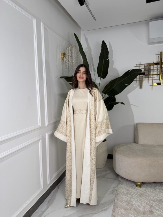 Embroidered Bisht with Suede Dressجلابية شموخ  بدون فرو داخلي  