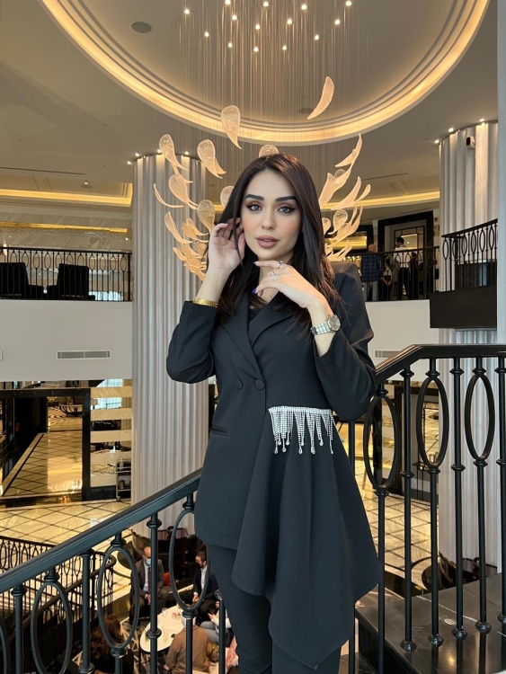 Black Detailed Asymmetric Blazer