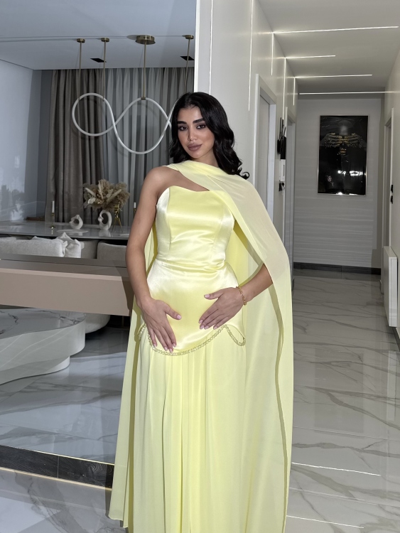 شمس  Two-piece powder yellow dress with long neck shawl